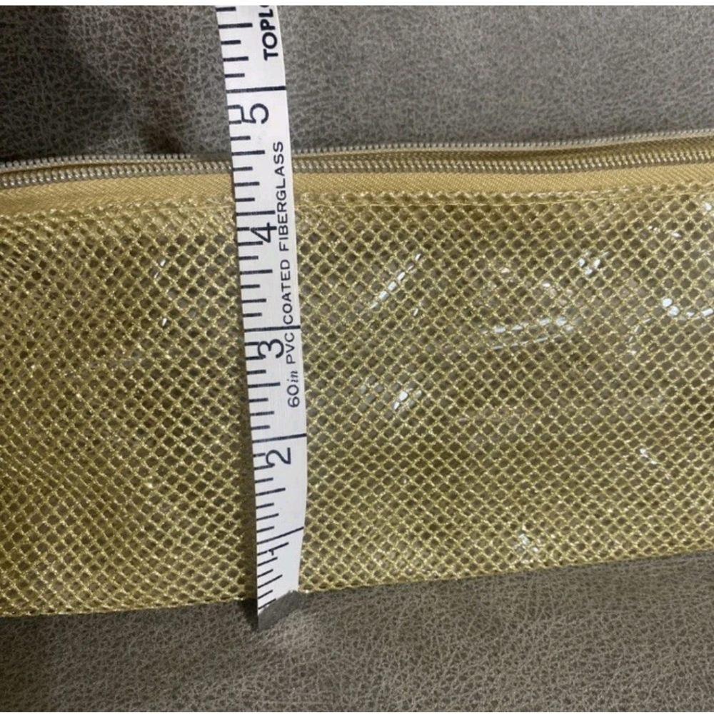 Avon Gold Cosmetic Bag 9"×4"×3" NEW - Picture 3 of 9